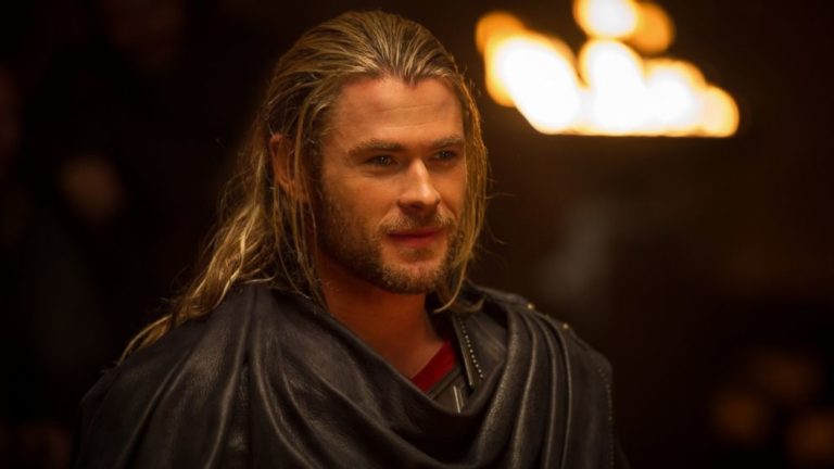 Talento! | Chris Hemsworth cria versão hilária do uniforme de Thor