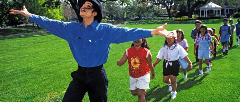 Caso Michael Jackson | Nova fotos CHOCANTES foram encontradas na casa do cantor