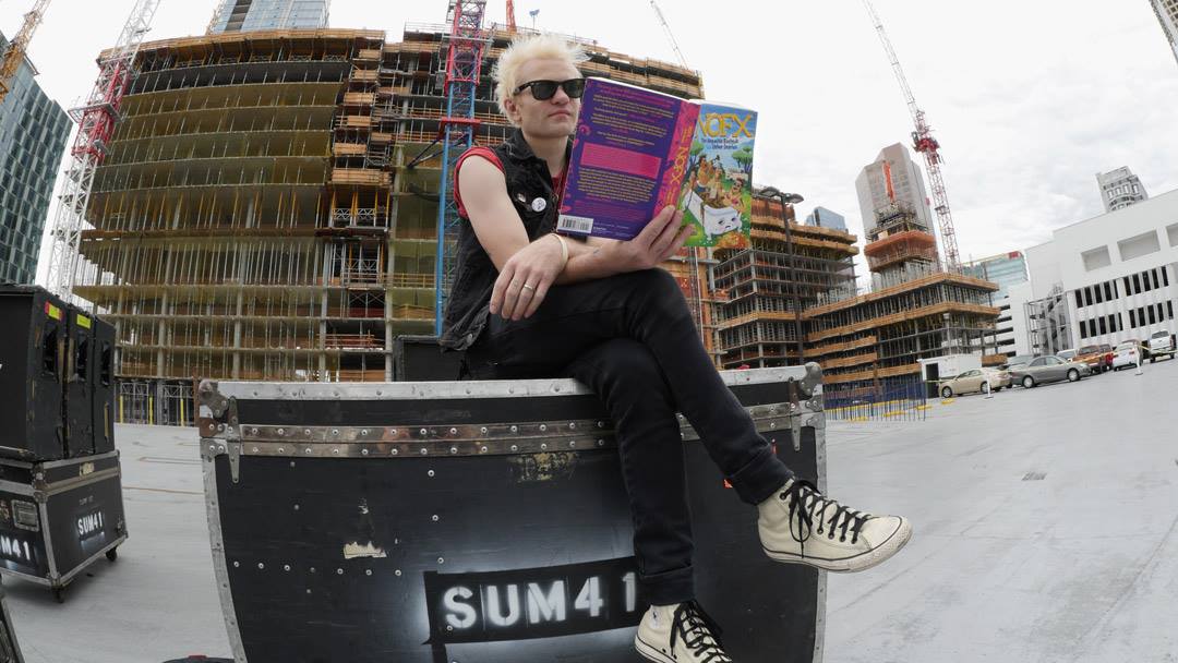 Banda SUM 41 lança novo clipe HILÁRIO! Confira;