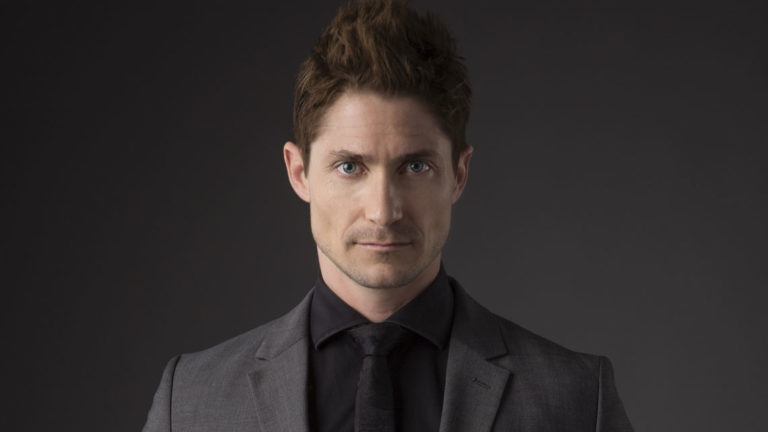 Legends of Tomorrow | Matthew MacCaull confirmado como membro da Sociedade da Justiça da América