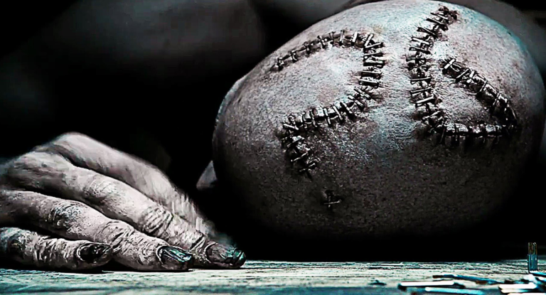 American Horror Story | Mais aberrações estrelam os novos teaser e cartaz da misteriosa temporada