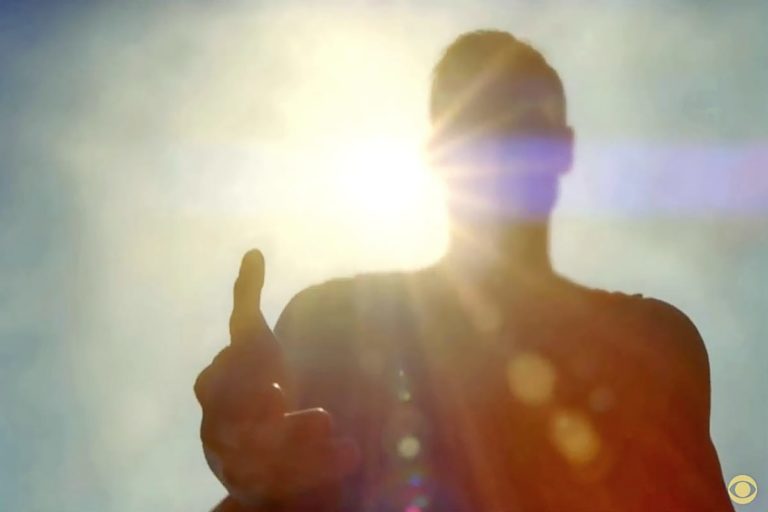 Crossover? | Stephen Amell publica foto ao lado do novo Superman, Tyler Hoechlin