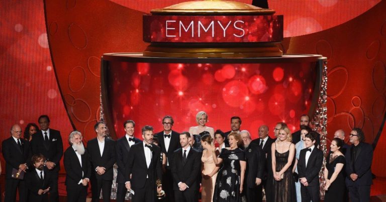 Game of Thrones | Ganha prêmio de Melhor Série Dramática, e agora é a série mais premiada da História