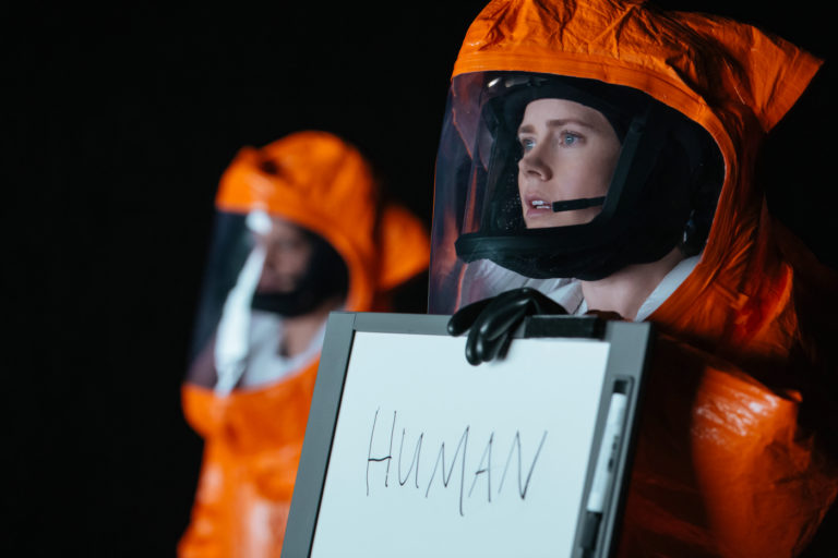 A Chegada |  Jeremy Renner e Amy Adams são destaques em novas imagens do filme
