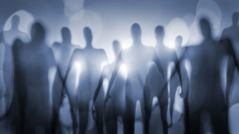 AS PESSOAS ESTÃO EM CHOQUE! | Cientista confirma que alienígenas criaram a raça humana