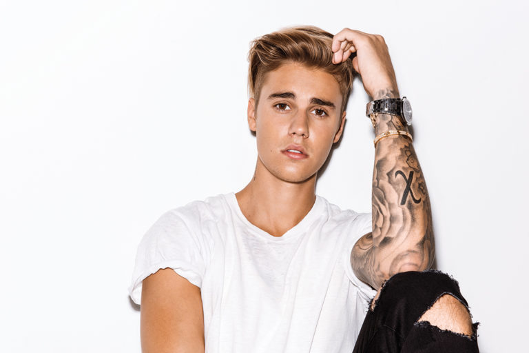 Esquentadinho! | Justin Bieber abandona show após mandar fãs calarem a boca
