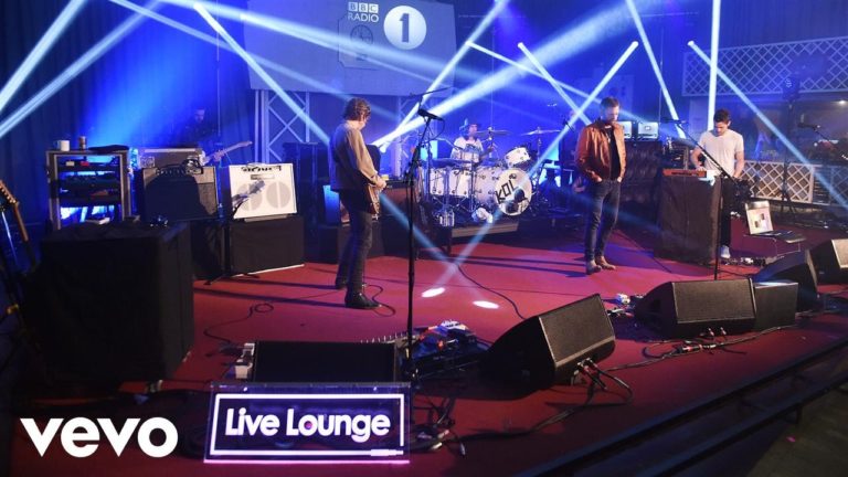 Kings Of Leon | Banda faz cover de “Hands To Myself”, de Selena Gomez