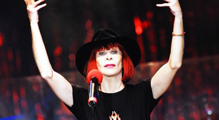Rita Lee | Cantora lança autobiografia com sessão de autógrafos em São Paulo
