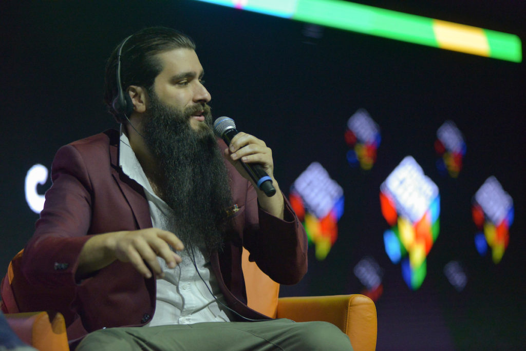 São Paulo, 04 de dezembro de 2016. Cobertura do evento CCXP 2016 no São Paulo EXPO. Warner Bros com Leandra Leal e Vladimir Brichta. FOTOS: Daniel Deak