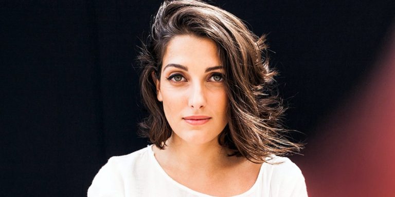 Clarice Falcão | Cantora lança o clipe de “Eu Escolhi Você” contendo cenas de nudez (+18)
