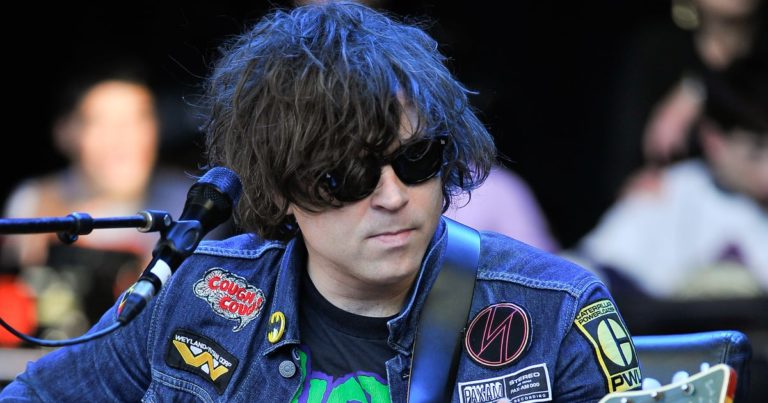 Ryan Adams lança música nova; “Doomsday”