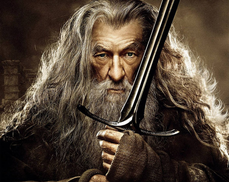 SIM! | Até o próprio Gandalf comentou sobre a senhora que reza para Elrond