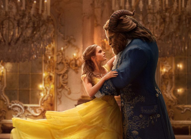 OMG!! Emma Watson canta em cena de A Bela e a Fera, da Disney – CONFIRA;