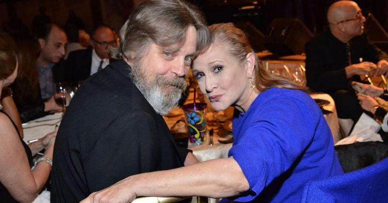 Mark Hamill presta tributo a Carrie Fisher: “Fazê-la rir era uma medalha de honra” ♥