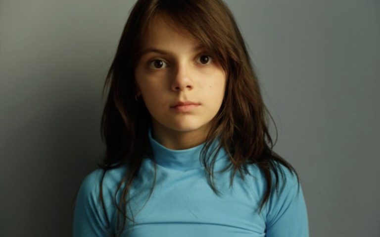 TALENTO PRECOCE | 5 fatos sobre Dafne Keen, a pequena sanguinária de “Logan”