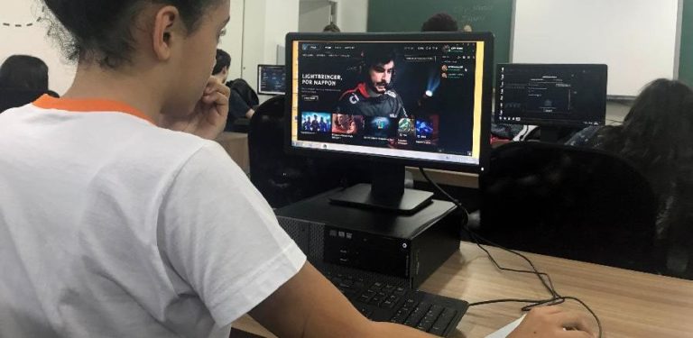 NOVA GERAÇÃO | Colégio em São Paulo troca aulas de educação física por League of Legends