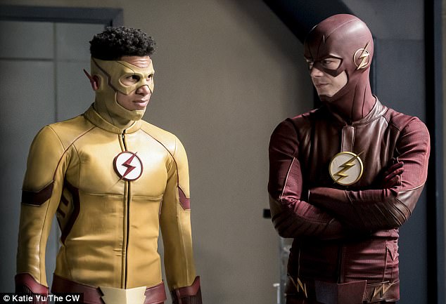 Ator da série The Flash assume bissexualidade em desabafo no Instagram