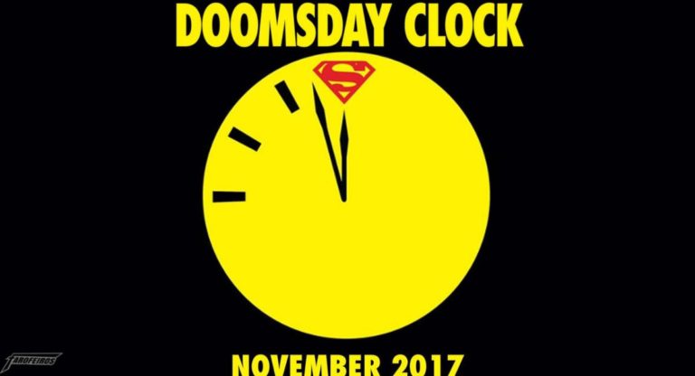 DOOMSDAY | Confira imagens e revelações da HQ que coloca Superman contra Dr. Manhattan, divulgadas na San Diego Comic-Con.