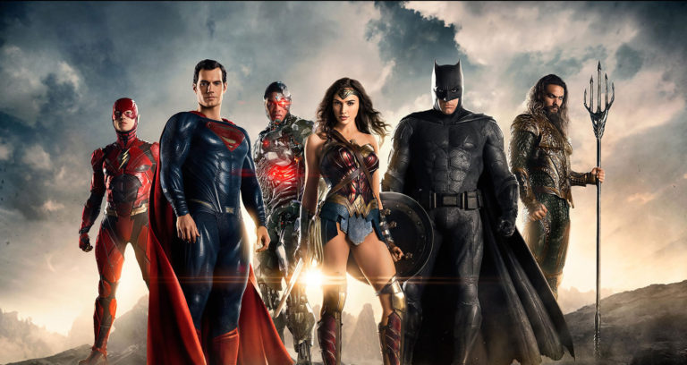 LIGA DA JUSTIÇA | Confira fotos incríveis dos uniformes que serão expostos na Comic Con.