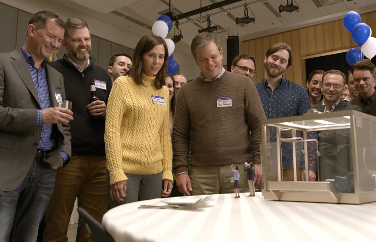 Matt Damon encolhe em trailer oficial de ‘Pequena Grande Vida’