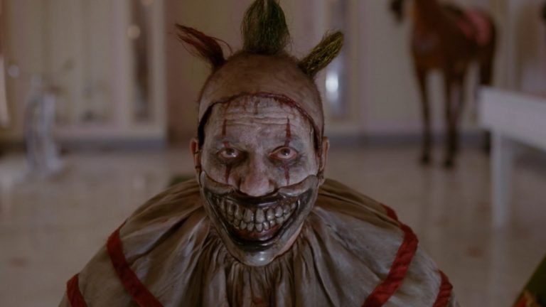 American Horror Story: Cult | Palhaço Twisty estrela trailer em formato de quadrinhos