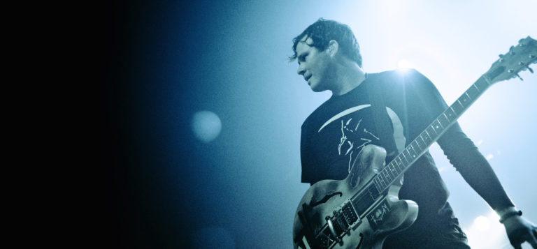 Tom Delonge acha que o blink-182 ficou preso ao passado e continua com seus ‘investimentos alienígenas”