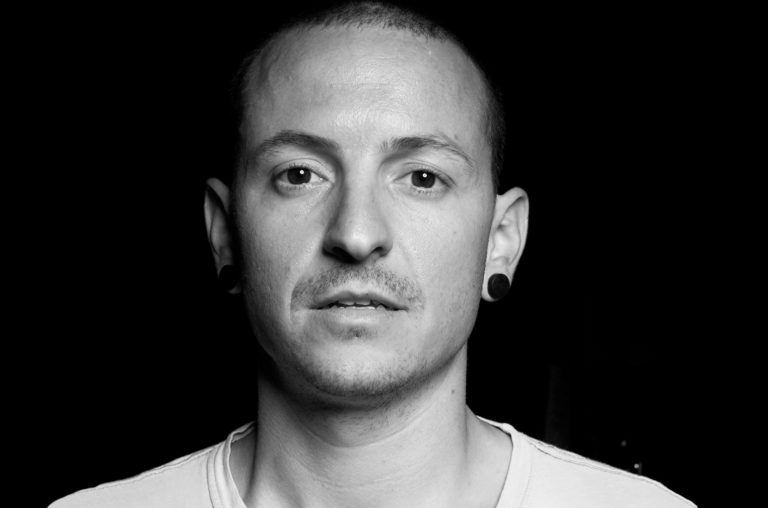 Chester Bennington | Autopsia divulgada mostra detalhes da morte do vocalista