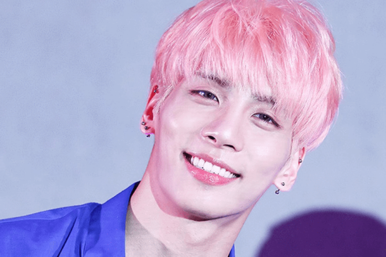 Jonghyun, do grupo SHINee, é encontrado morto – saiba mais;