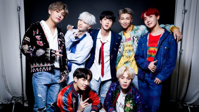 BTS fará show no Brasil em maio!