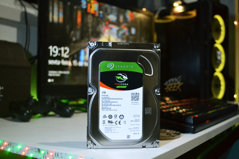 REVIEW| Testamos o SSHD FireCuda 1TB e te contamos se vale a pena ou não!