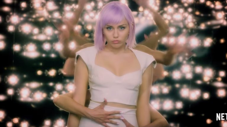 Quinta temporada de Black Mirror ganha trailer e data de lançamento