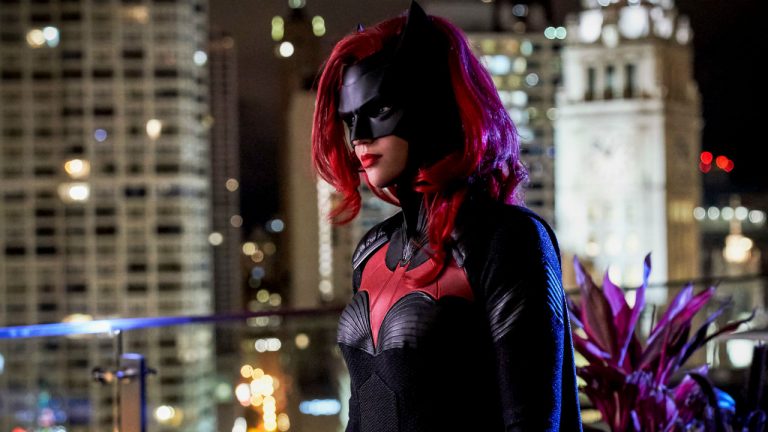 Ruby Rose, protagonista de ‘Batwoman’, deixa a série após uma temporada – série segue renovada para a segunda temporada