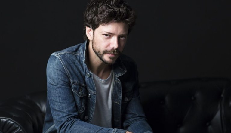 Canal Brasil entrevista estrela de “La Casa de Papel” que contracena com Rodrigo Santoro em nova série