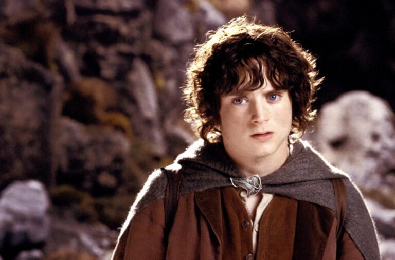Elijah Wood se diz surpreso com notícia da produção de novos filmes de “O Senhor dos Anéis”