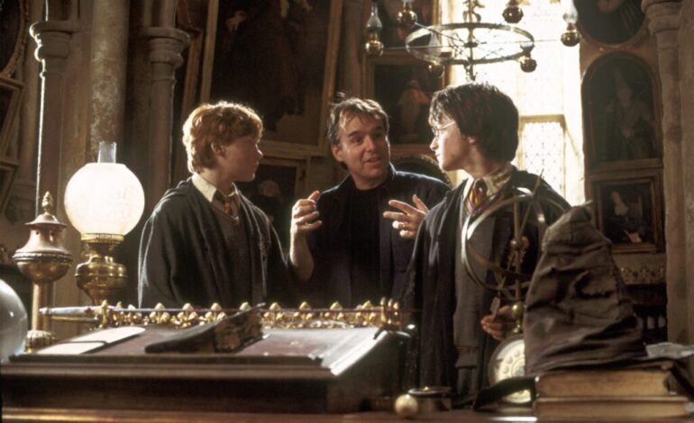 Chris Columbus compartilha perspectivas sobre série de Harry Potter na HBO Max, que estreia em 2026 e explora livros de J.K. Rowling.