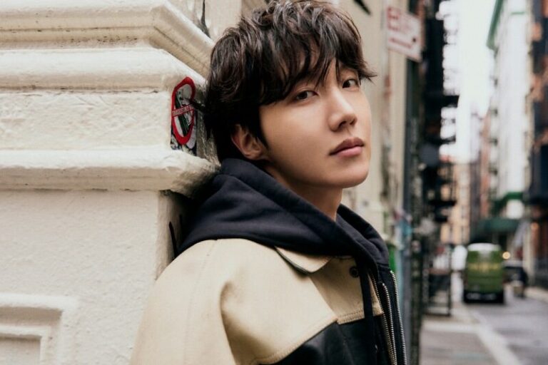 J-Hope do BTS lança nova música “LV Bag” em colaboração com Don Toliver durante desfile da Louis Vuitton em Paris