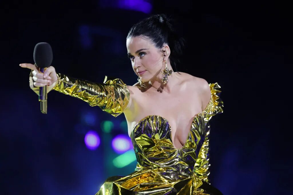 Katy Perry revela novas datas da turnê “Lifetimes”