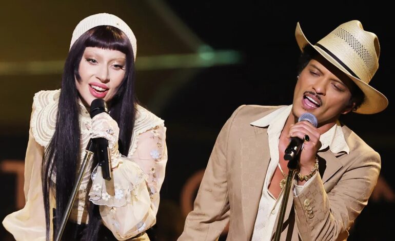 Lady Gaga e Bruno Mars prestam homenagem a Los Angeles no Grammy 2025 – Confira vídeo da apresentação