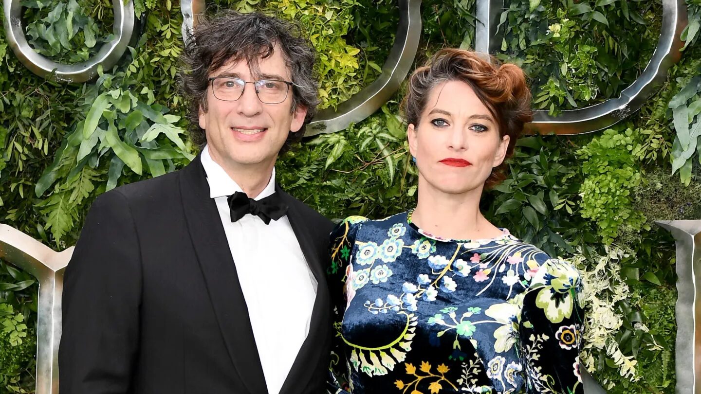 Amanda Palmer ex-esposa de Neil Gaiman responde a acusações de tráfico humano e abuso sexual