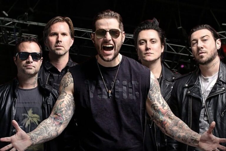 Avenged Sevenfold revela turnê 2025 no Brasil com convidados de peso