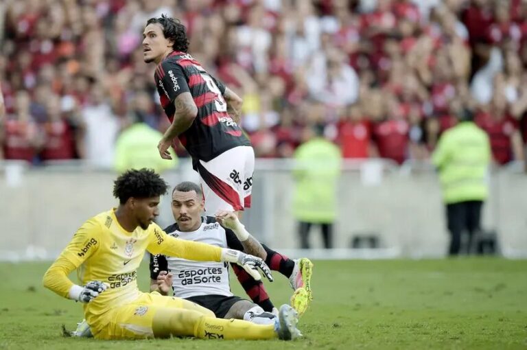 Cruzeiro x Flamengo: Onde assistir ao vivo, horário e Escalações de hoje pelo Brasileirão