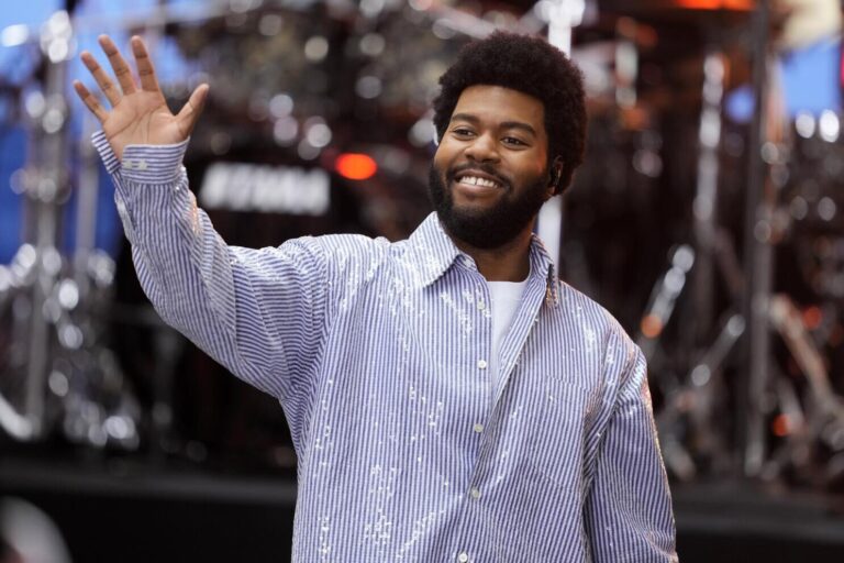 Khalid Revela sua identidade sexual após exposição polêmica