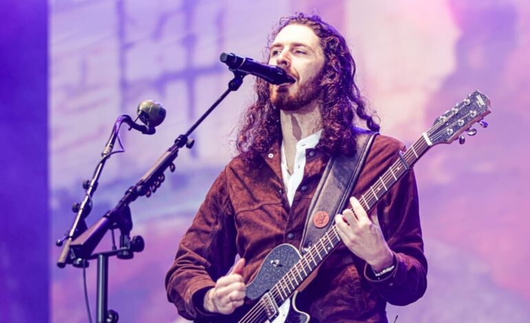 Hozier no Brasil: Shows e Engajamento Político Chamam Atenção