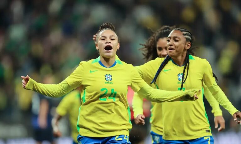 Dudinha é a sensação do futebol brasileiro após brilhar em jogo contra o Japão