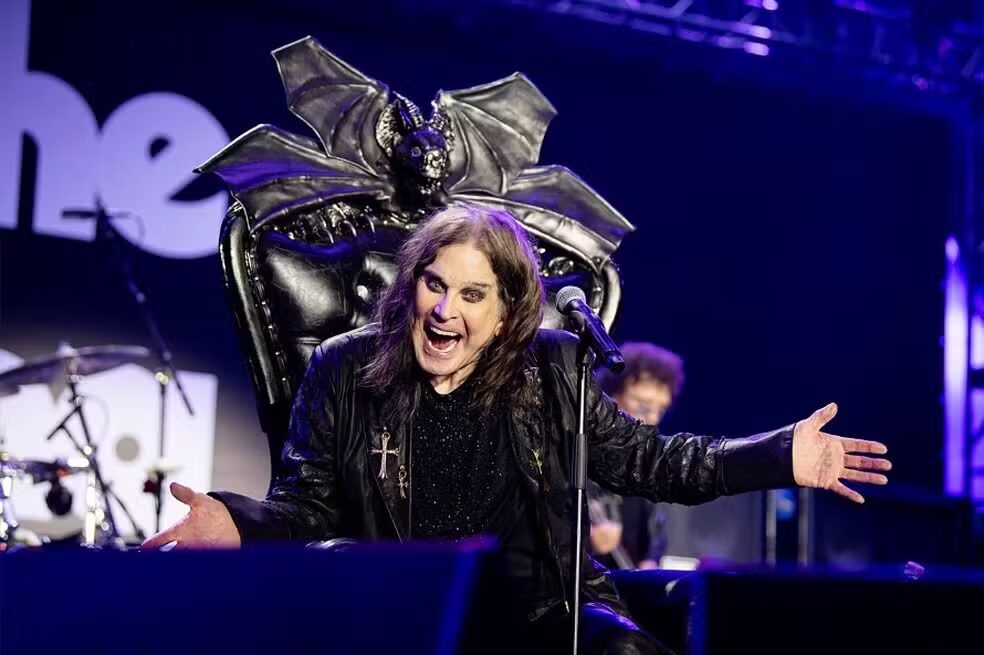O Dia em que Ozzy Osbourne Mordeu a Cabeça de um Morcego: Mito ou Realidade? Confira vídeo!