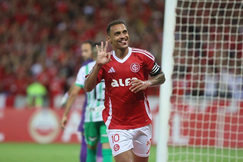 Internacional x Bragantino hoje: saiba onde assistir ao vivo, horário e escalações (07/12)