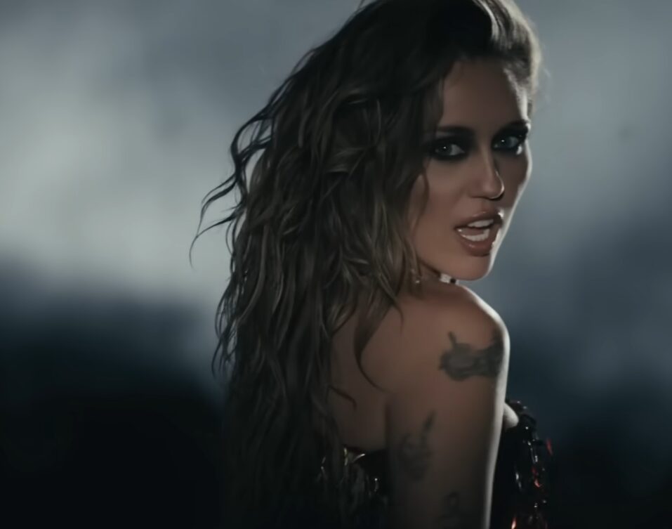 Novo clipe de Miley Cyrus mostra imagens inéditas de novo Avatar