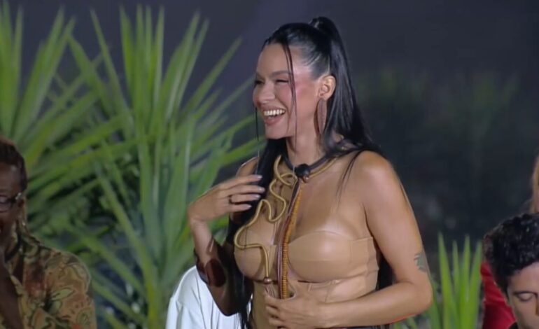 A Fazenda 17: Martina Sanzi revive expulsão e enfrenta Tàmires e Duda em lavação de roupa suja