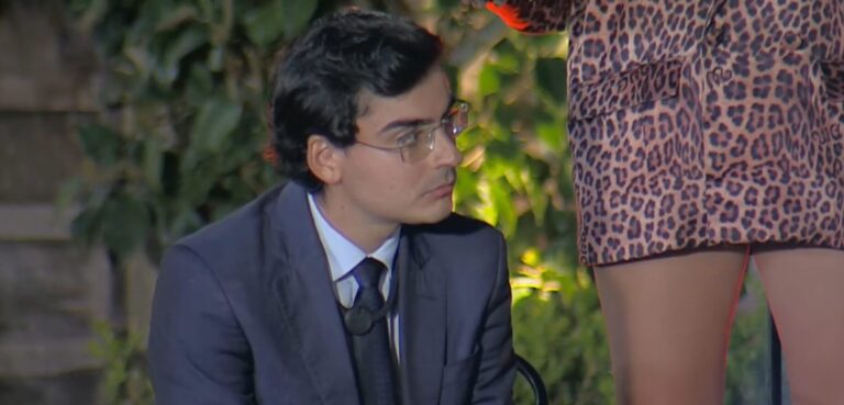 Dudu se revolta na lavação de roupa suja na madrugada desta terça em A Fazenda 17 (16/12)