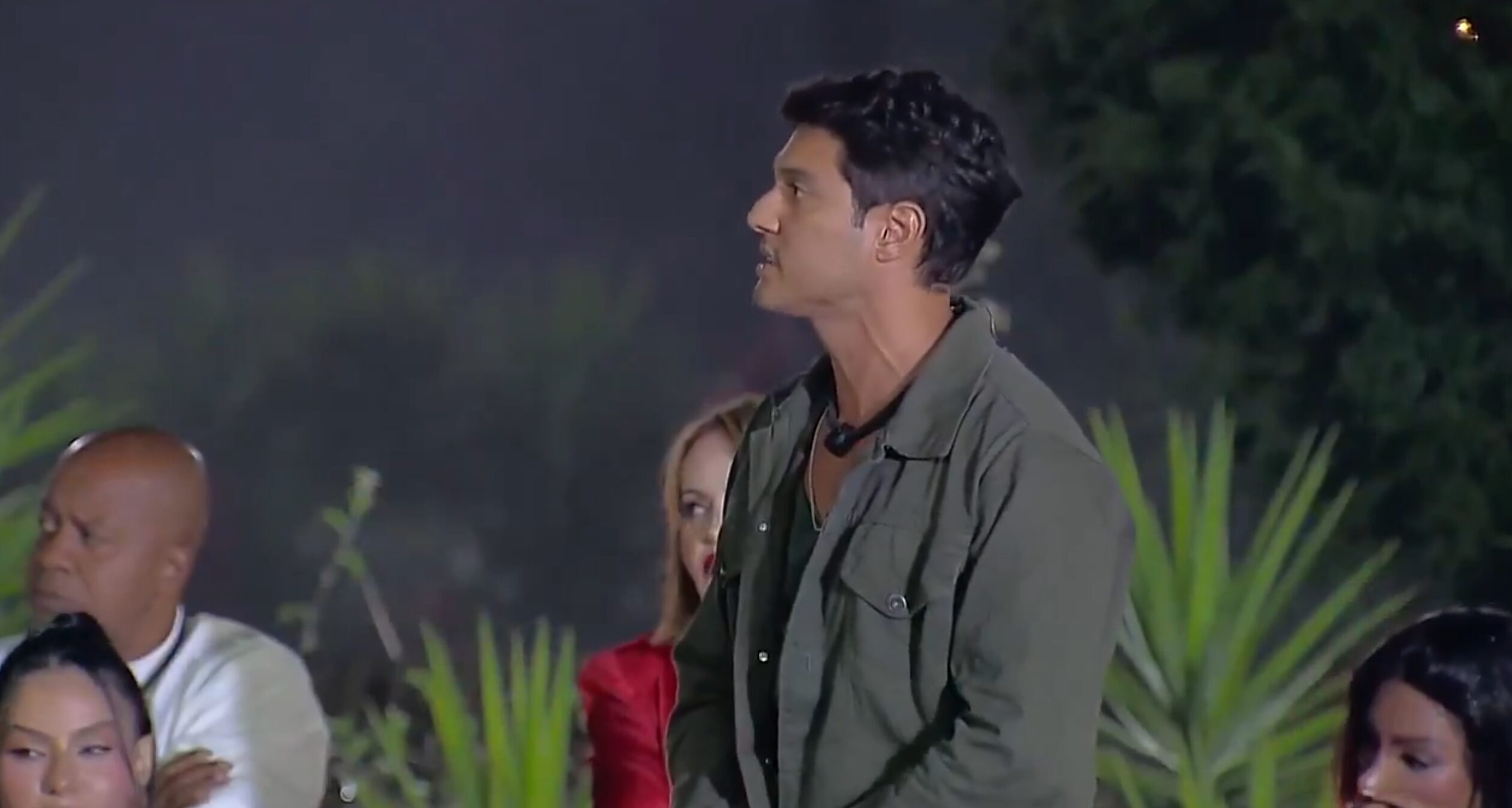 Will e Shia discutem em A Fazenda 17, na madrugada desta terça, 16.